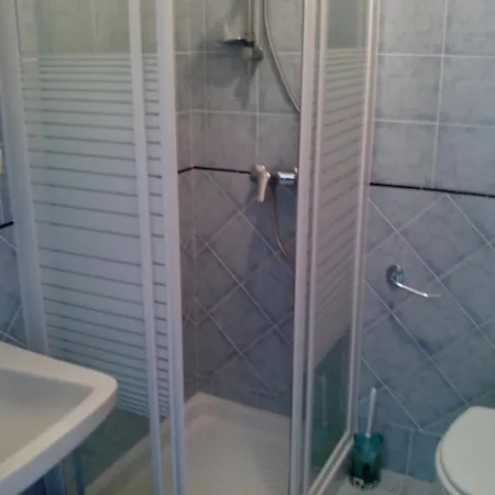Appartamento Practical Flat With Pool Just 100m From The