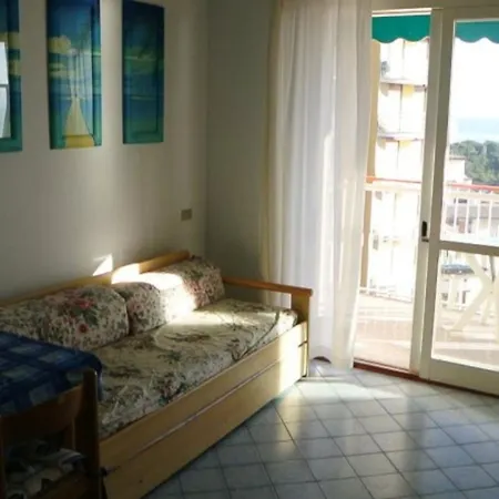 Practical Flat With Pool Just 100m From The Λινιάνο Σαμπιαντόρο