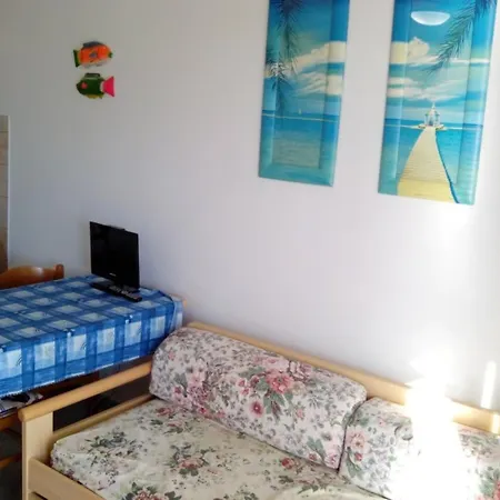 Practical Flat With Pool Just 100m From The Appartamento *