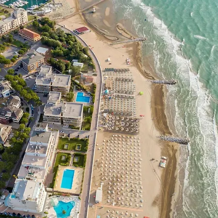 Practical Flat With Pool Just 100m From The *